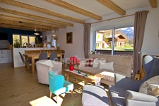 20 minutes from Thonon-les-Bains – Mountain view & renovated house: discover “Le Clos des Neiges” FETERNES (74)