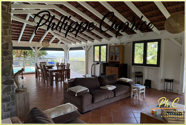 Maison atypique pour Coup de Coeur à vendre 8 pièces LE FRANCOIS (972)