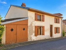 HOUSE for sale in VITTEL (88) Possibility of creating 2 apartments, a 2-bedroom and a 3-bedroom, on a 400 m² plot