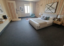 ENSEMBLE IMMOBILIER ( MAISON T6 + GRANDES DEPENDANCES ) à vendre 5 pièces (SH. 251 m2) proche CONTREXEVILLE (88) sur TERRAIN de 1102 m2