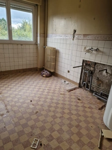 Building for sale near EPINAL (88) T10 property complex to renovate with outbuildings / 1172 m2 of land 