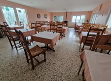 Murs & Fonds de commerce BAR-RESTAURANT à vendre proche NEUFCHATEAU (88) avec LICENCE  IV – 55 couverts – Parking 25 camions