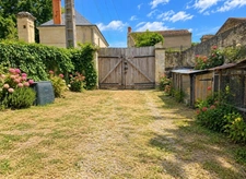 House for sale, 4 rooms, near Thouars (79). House to renovate, troglodyte section, courtyard, outbuilding, land.