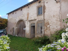 Farmhouse to renovate / Barn in the Lamarche area (88) with land - Ideal for a craftsman