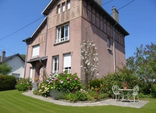 MAISON à vendre 8 pièces VITTEL (88) dont 4 appartements sur 1 095 m² de TERRAIN 