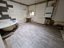 HOUSE for sale in VITTEL (88) Possibility of creating 2 apartments, a 2-bedroom and a 3-bedroom, on a 400 m² plot
