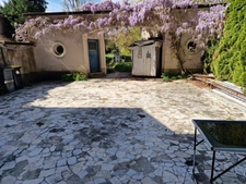 Building for sale near EPINAL (88) T10 property complex to renovate with outbuildings / 1172 m2 of land 