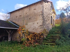 Farmhouse to renovate / Barn in the Lamarche area (88) with land - Ideal for a craftsman