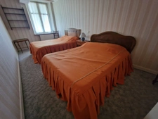 ENSEMBLE IMMOBILIER ( MAISON T6 + GRANDES DEPENDANCES ) à vendre 5 pièces (SH. 251 m2) proche CONTREXEVILLE (88) sur TERRAIN de 1102 m2