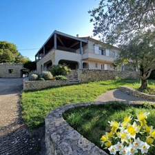 Propriete VILLA avec PISCINE et  PARC vendre 8 pièces secteur SAIGNON (84)