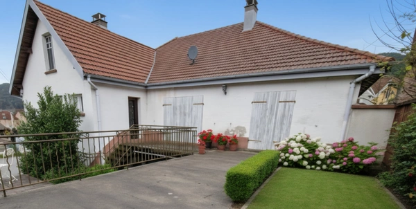Immeuble à vendre proche SCHIRMECK - IMMEUBLE de 3 APPARTEMENTS T3 + 2 GARAGES