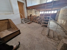 ENSEMBLE IMMOBILIER ( MAISON T6 + GRANDES DEPENDANCES ) à vendre 5 pièces (SH. 251 m2) proche CONTREXEVILLE (88) sur TERRAIN de 1102 m2