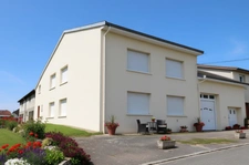 Dpt Vosges (88), à vendre secteur VITTEL de village T7 de 324 m2 +  HANGAR / 1500 m2 TERRAIN