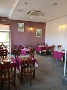 BUILDING for sale in the NEUFCHATEAU area (88) with 1 PREMISES (bar-restaurant) + 1 T4 APARTMENT 