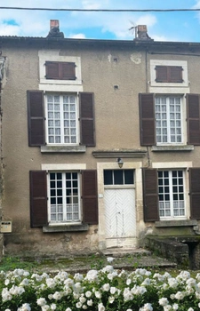 MAISON à vendre 5 pièces secteur BOURMONT (52) ENSEMBLE IMMOBILIER à réhabiliter complètement / 2000 m2 de TERRAIN 