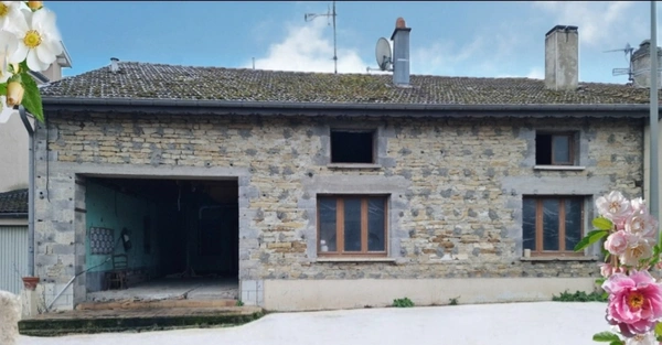Dpt Vosges (88), à vendre proche CHÂTENOIS / GIRONCOURT / VITTEL - MAISON T6 duplex avec TERRASSE à rénover 