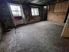 HOUSE for sale in VITTEL (88) Possibility of creating 2 apartments, a 2-bedroom and a 3-bedroom, on a 400 m² plot
