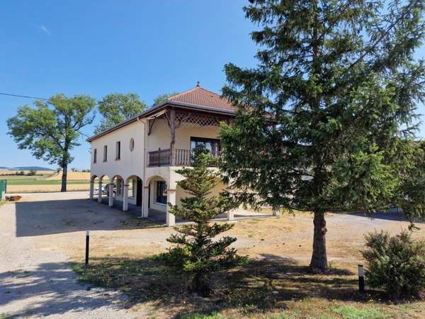 Dpt Vosges (88), à vendre proche MIRECOURT  - Immeuble 'Haut Standing' avec habitation T6, local, garages Terrain