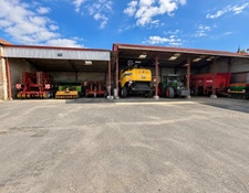 Propriete à vendre 8 pièces à 25 mn de REIMS (51) PROPRIÉTÉ avec MAISON et FERME sur environ 1,2 ha de TERRAIN