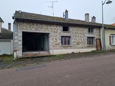 Vosges Department (88), for sale near CHÂTENOIS VITTEL P6 house to be completely renovated