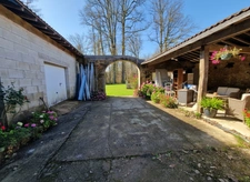 Proche de XERTIGNY (88) Propriete à vendre MAISON 4 pièces (env. 140 m2)  + GARAGE AUTOMOBILES de 900 m2 / TERRAIN 7500 m2 env. 