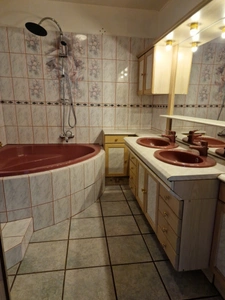 Dpt Vosges (88), à vendre proche MIRECOURT  - Immeuble 'Haut Standing' avec habitation T6, local, garages Terrain