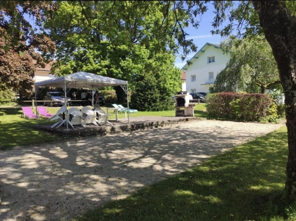 Dpt Vosges (88), à vendre BAINS LES BAINS immeuble 9 logements / Terrain de 2226 m² / Curistes