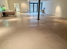 BUILDING for sale in VITTEL (88): COMMERCIAL PREMISES and 2 SPACIOUS APARTMENTS