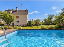 Axe NANCY EPINAL - PROPRIÉTÉ à vendre 7 pièces secteur CHARMES (88) avec PISCINE hors-sol, JACUZZI et TERRAIN de 2415 m2