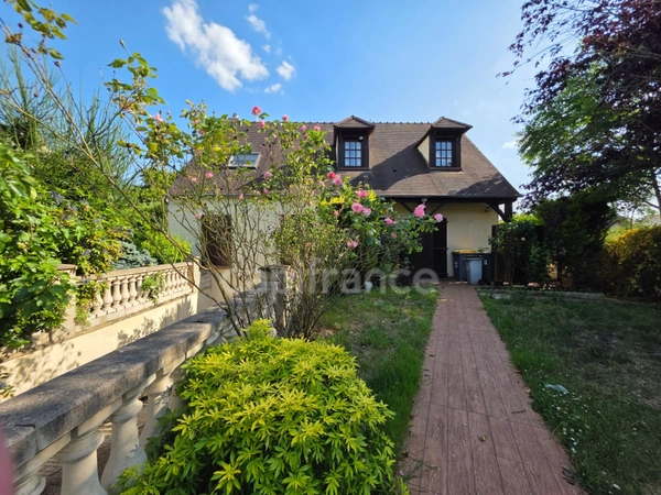 Maison d'exception à Conflans sainte Honorine avec un studio indépendant !