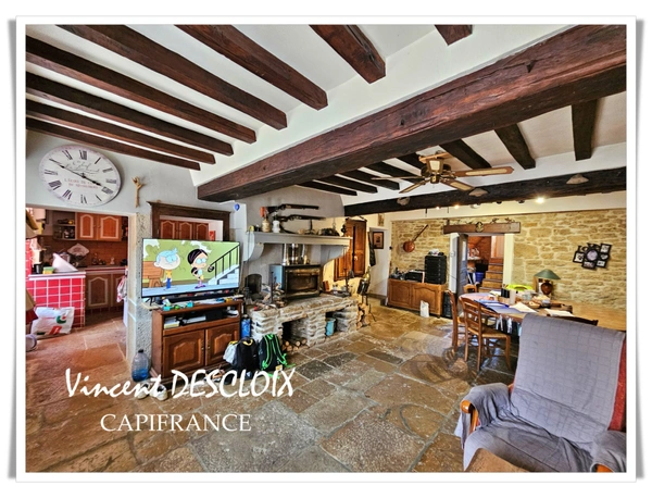 Dpt  (21), à vendre  maison P8 à NOIDAN