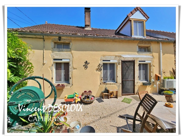 Dpt  (21), à vendre  maison P8 à NOIDAN