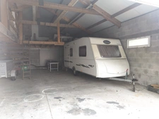 Maison avec hangar 