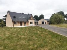 Maison avec hangar 