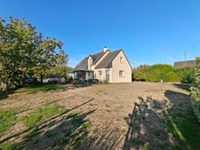MAISON FAMILIALE 