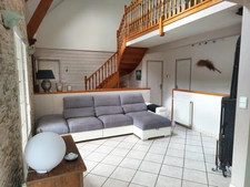Maison avec hangar 