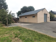 Maison avec hangar 
