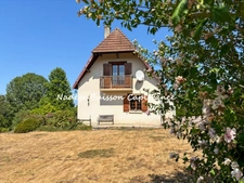 Cambremer centre – Maison familiale de 136 m² avec terrasse panoramique, vie de plain-pied et double garage