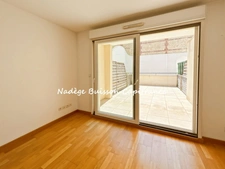 2-room apartment in Deauville - south-facing terrace of 20 m² - private garage - beach within walking distance