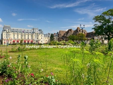 Cabourg Hyper-centre - Authentique maison de ville de 3 pièces - 60 m² habitables (80 m² au sol) - À 300 m de la plage - Sans copropriété
