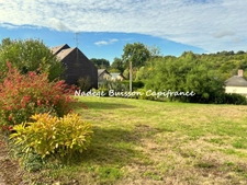 Cambremer centre – Maison familiale de 136 m² avec terrasse panoramique, vie de plain-pied et double garage