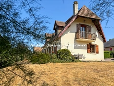 Cambremer centre – Maison familiale de 136 m² avec terrasse panoramique, vie de plain-pied et double garage
