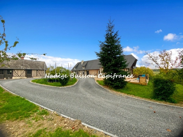 Maison normande 7 pièces – XVIIIᵉ siècle – 140 m² – Terrain 1 954 m² – 15 km Cabourg – 2 h Paris 
