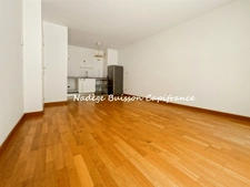 2-room apartment in Deauville - south-facing terrace of 20 m² - private garage - beach within walking distance