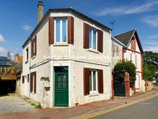 Cabourg Hyper-centre - Authentique maison de ville de 3 pièces - 60 m² habitables (80 m² au sol) - À 300 m de la plage - Sans copropriété