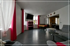 PROPERTY COMPLEX – 3 APARTMENTS + BARN – STRONG RENTAL POTENTIAL – EPC B 📍 Located in the town of Châteaumeillant (Cher), in the heart of a quiet village with amenities.