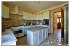 Dpt Cher (18), à vendre CHATEAUMEILLANT maison P5 de 135,2 m² - Terrain de 2 933 m² - Plain pied