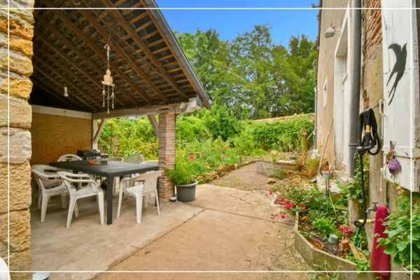 Maison à vendre 6 pièces + terrain + grange + appartement CHATEAUMEILLANT (18)