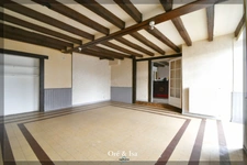 Investment property for sale in Huriel (03): 2 apartments + barn