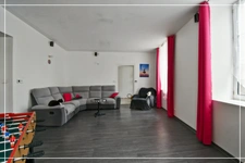 PROPERTY COMPLEX – 3 APARTMENTS + BARN – STRONG RENTAL POTENTIAL – EPC B 📍 Located in the town of Châteaumeillant (Cher), in the heart of a quiet village with amenities.